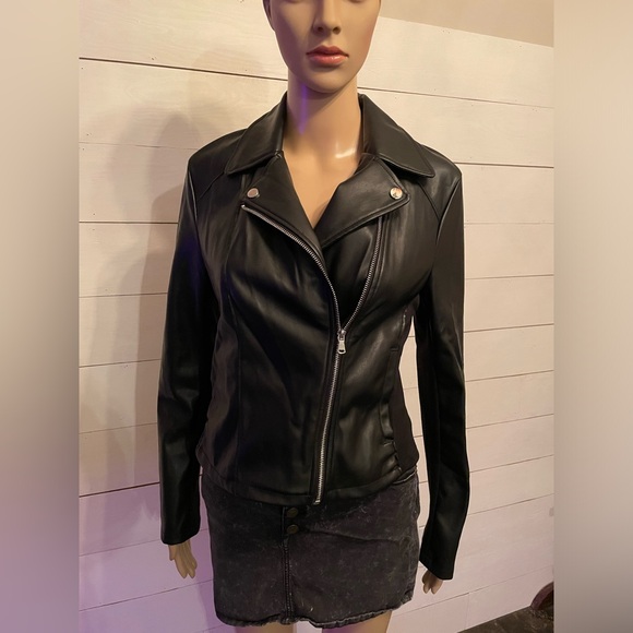 Women’s medium faux leather and stretch side zip up jacket - Picture 2 of 6